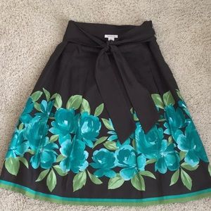 Harold’s brown floral zip/ tie waist skirt, sz  6